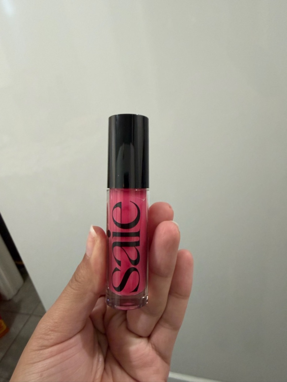 SAIE
Glossybounce™ High-Shine
Hydrating Lip Gloss Oil